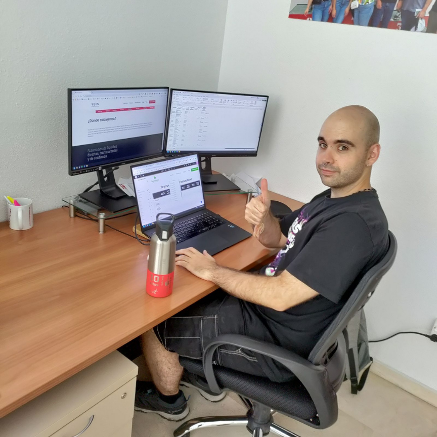 Ángel, Web Developer